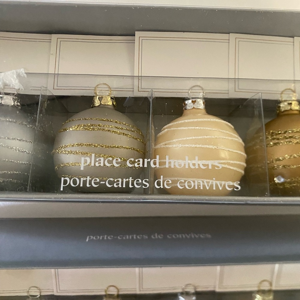 Pier 1 imports 2 sets of place card holders Christmas bulbs 12 total/24 cards - Picture 2 of 4